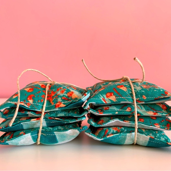 100% Raw Organic Lavender Flower Sachets - Picture 3 of 6